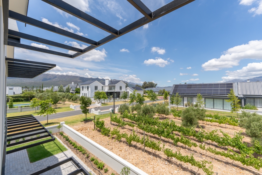 To Let 4 Bedroom Property for Rent in Val De Vie Estate Western Cape